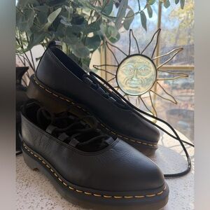 DR. MARTENS
Black Elphie 

Dr Martens Elphie II lace up shoes in black